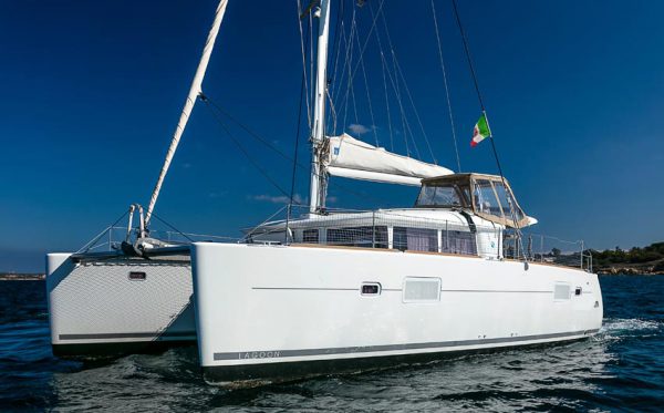 Lagoon 400 catamarano usato sardegna