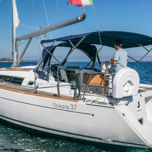 Used sailing boat 11 meters on sale Beneteau Oceanis 37